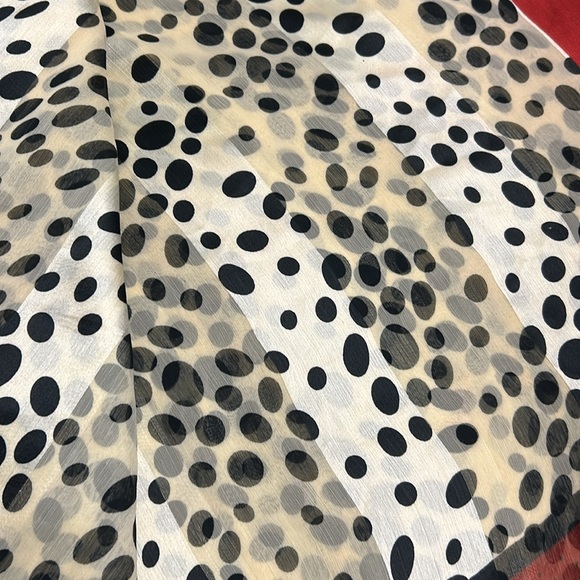 Saree red black cream polka dots, stripes. Unstitched. Georgette New - Picture 7 of 11